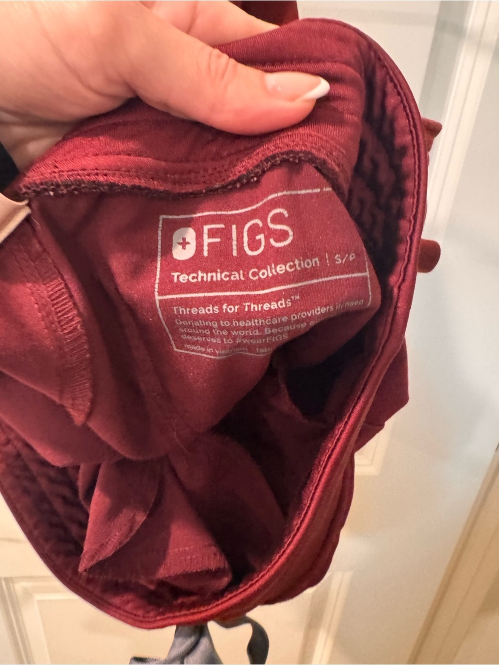 FIGS Women's Scrub pant in Burgundy